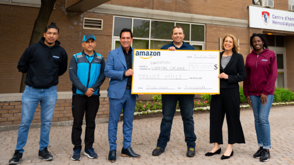 Remise du chèque d'Amazon à l'Hôpital de Lachine