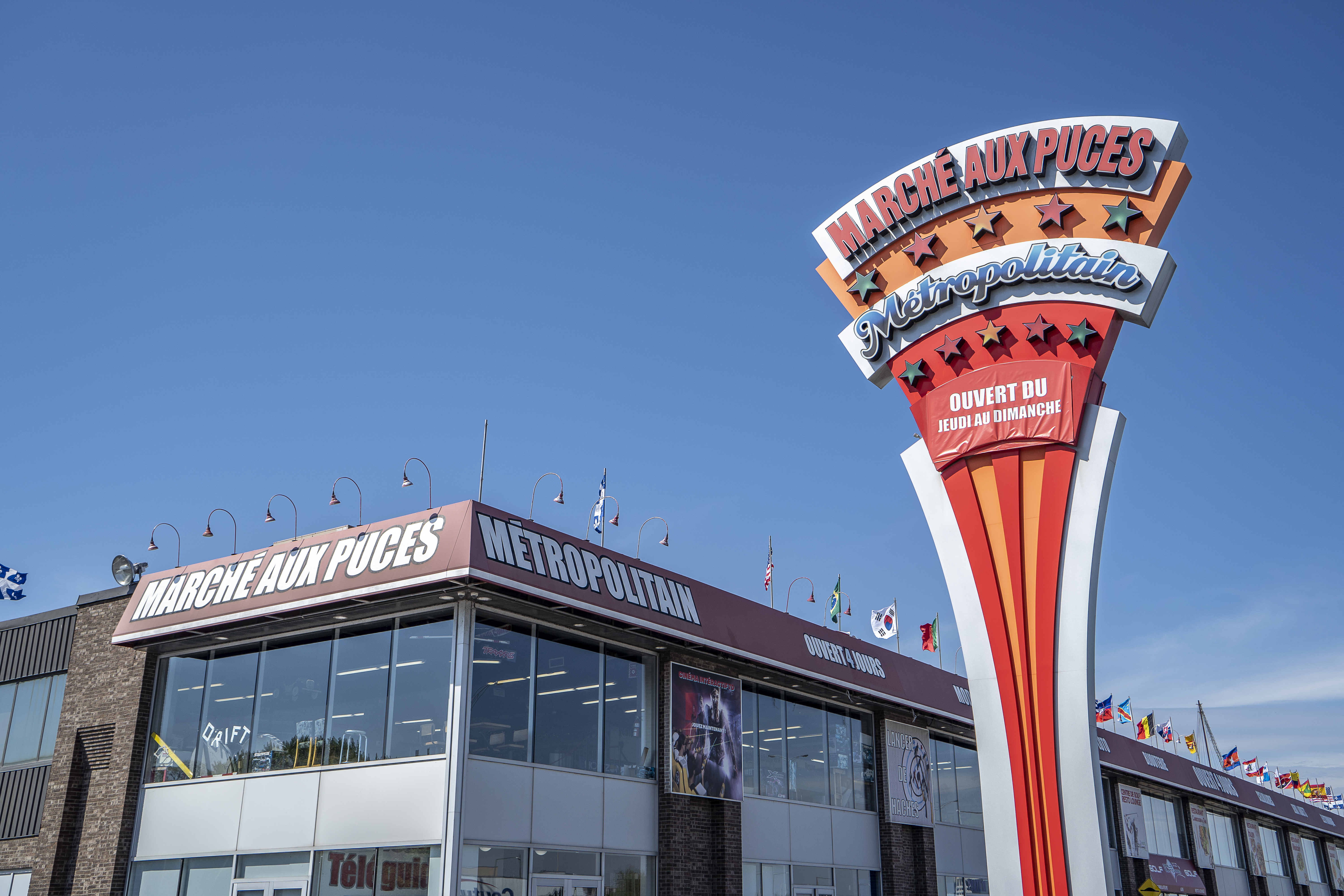 Le Marché aux puces de l'arrondissement Saint-Léonard.