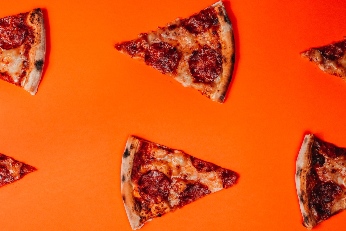Montréal ne manque pas de pizzérias pour perpétuer la tradition des pizzas de fin de déménagement.