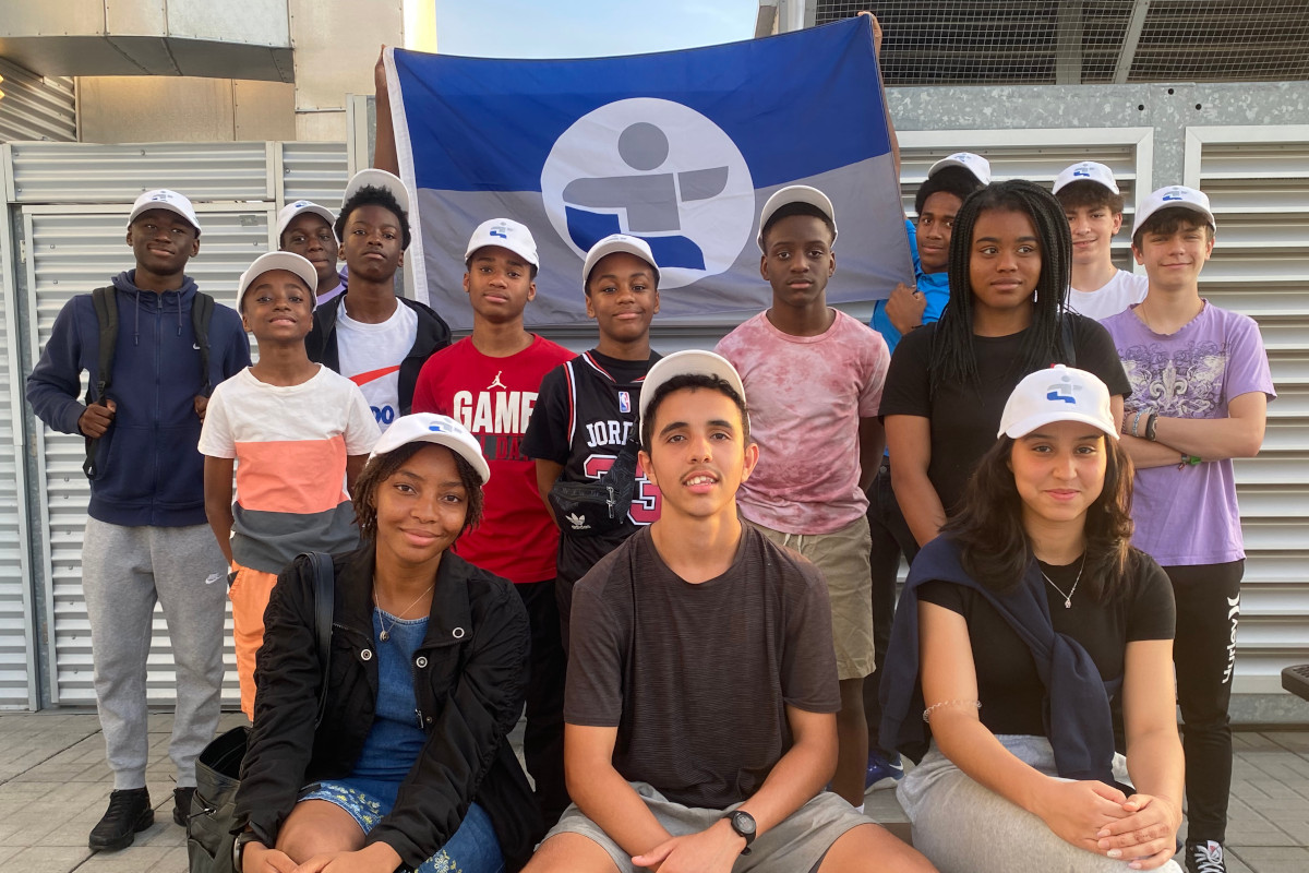Les équipes de basketball et d’athlétisme de Bourassa.