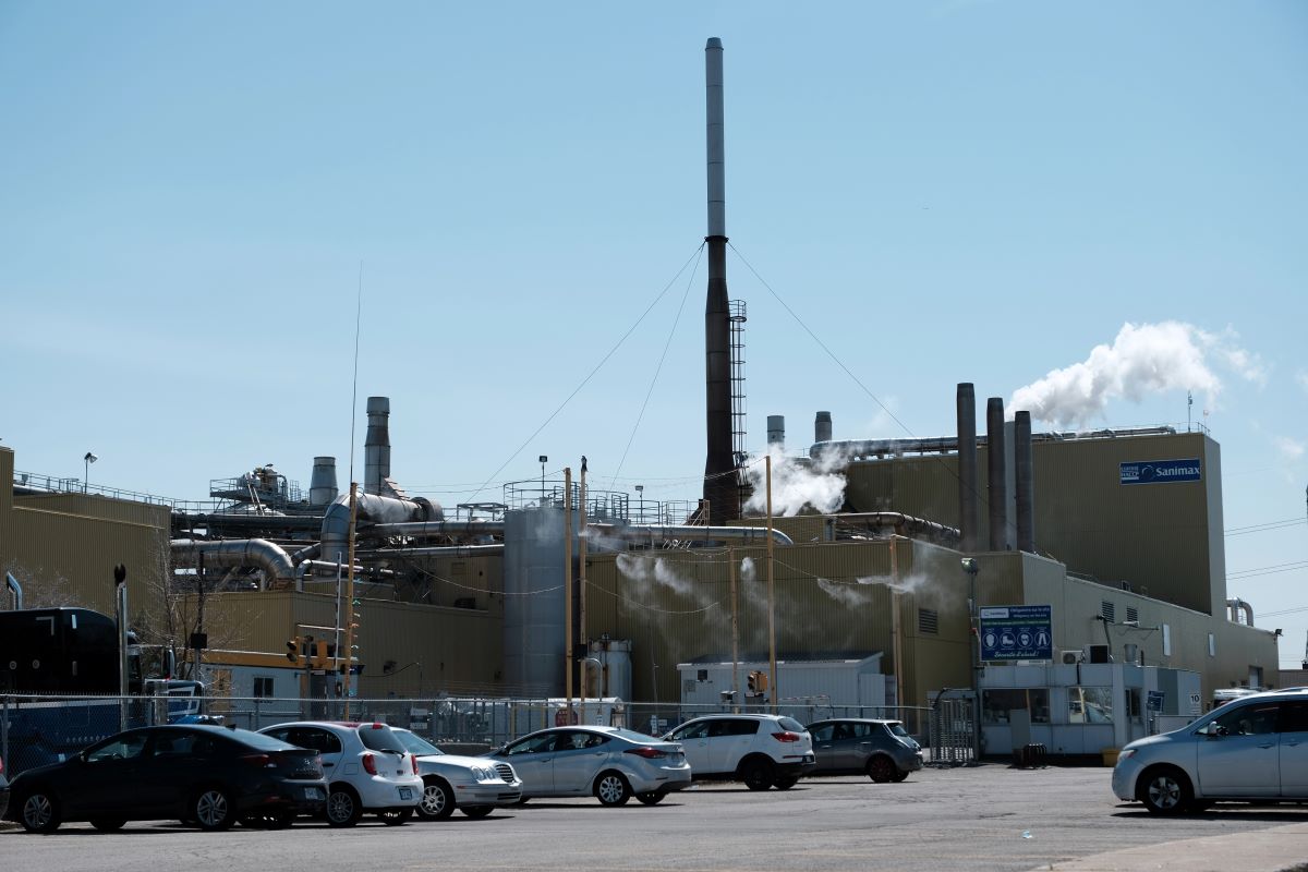 L’entreprise Sanimax doit se doter d’un espace clos et sain pour entreposer ses matières animales.