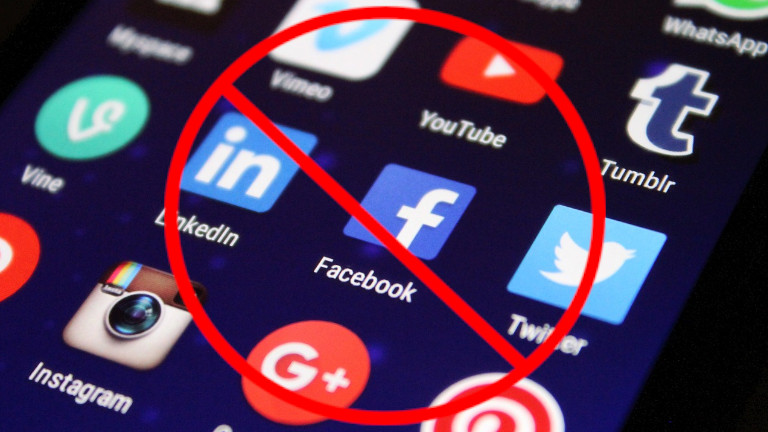 assureur couvert vol reseaux sociaux vacances