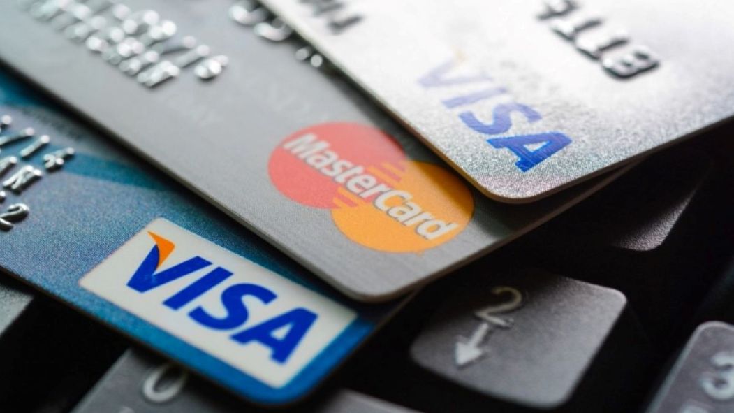 Comment améliorer votre dossier de crédit avec les cartes de crédit