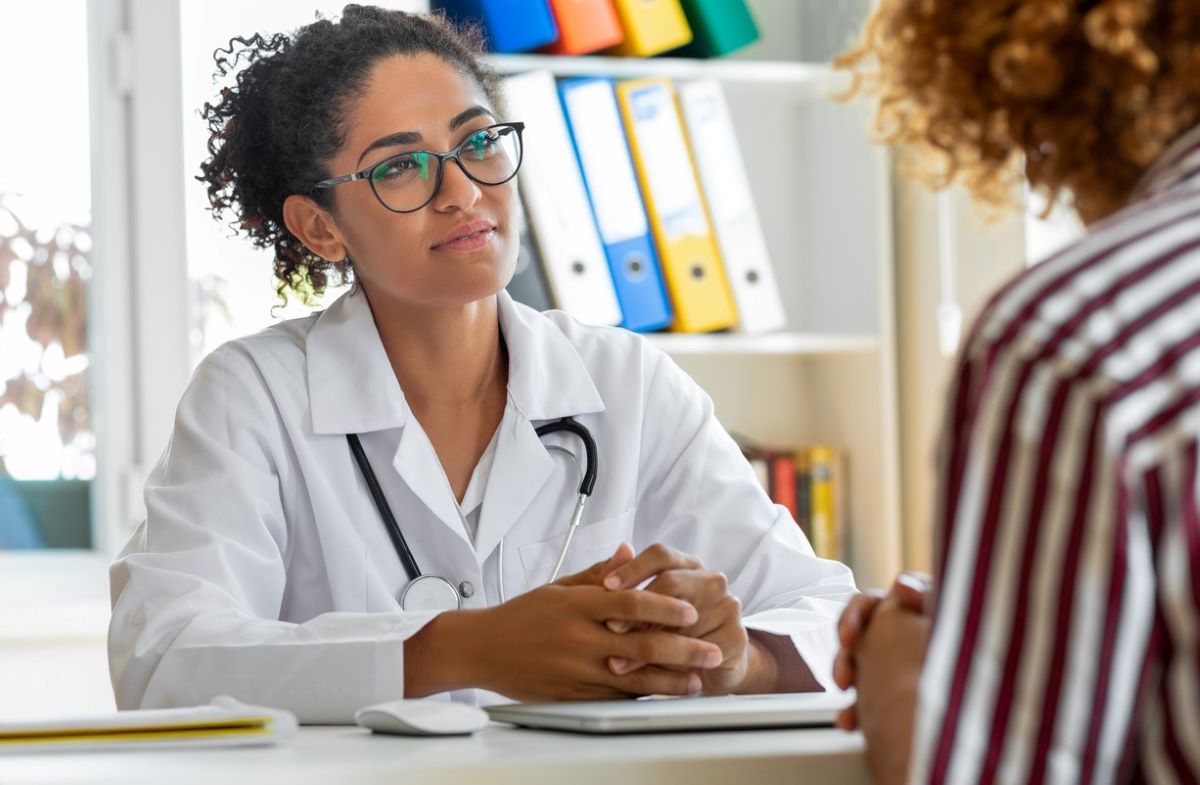 Les sages-femmes devraient être en mesure de prescrire la pilule abortive dès l'automne.