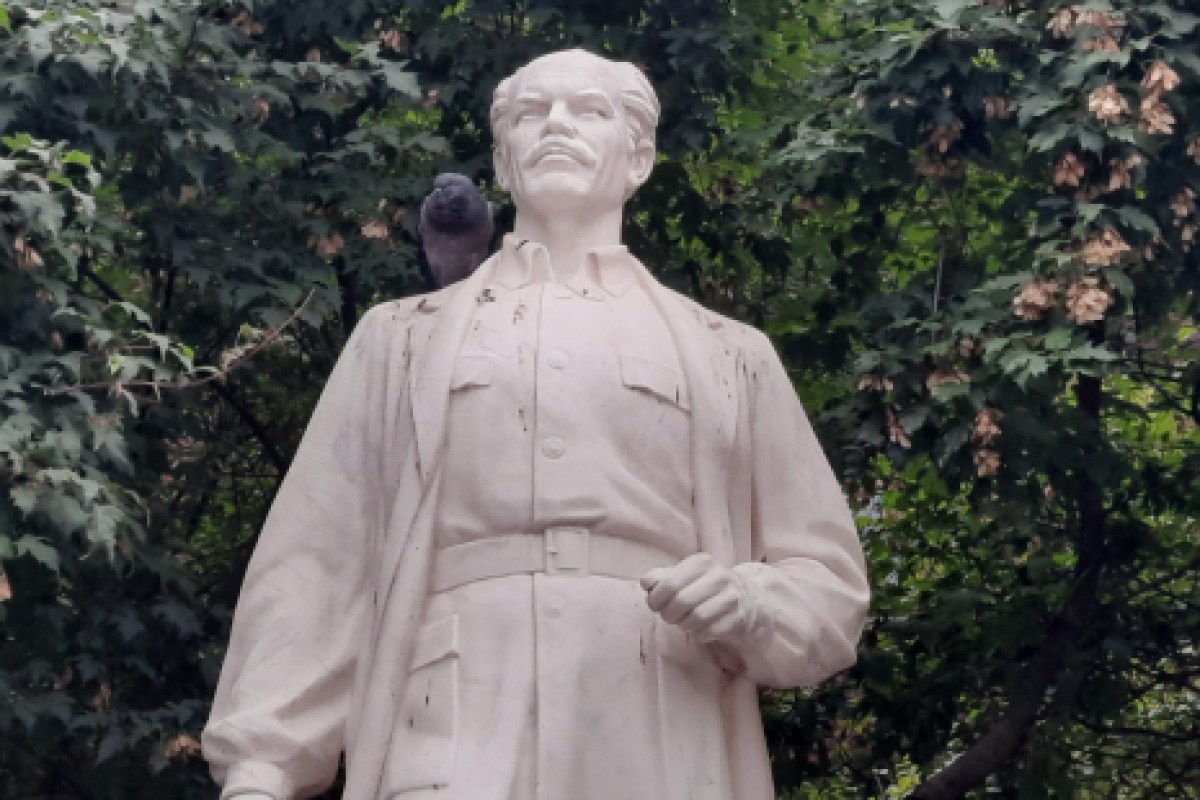 A statue of surgeon Norman Bethune.
