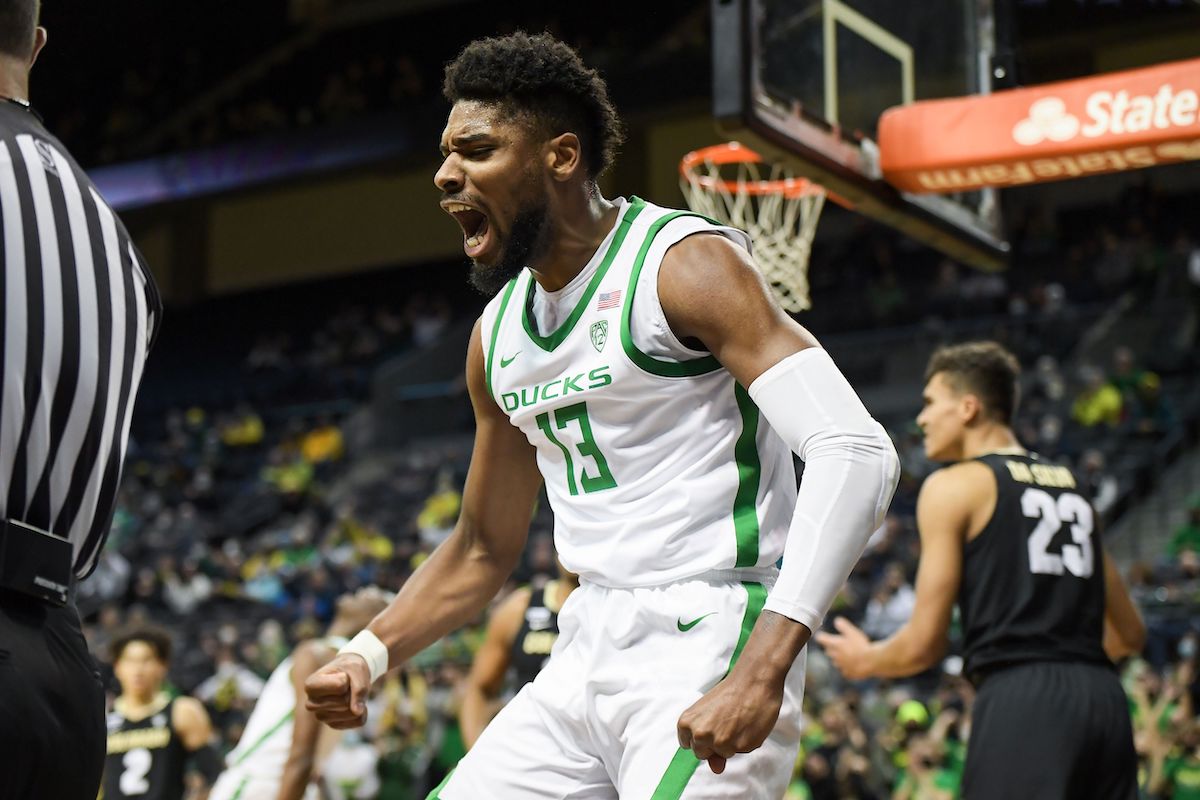 Quincy Guerrier se prépare à sa dernière saison universitaire avec l'équipe de basket des Ducks de l'Oregon.