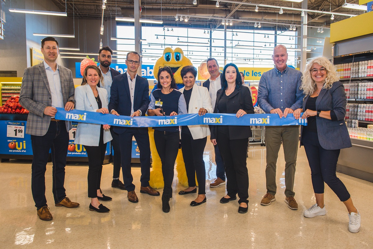 Coupure de ruban au Maxi.
