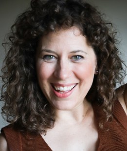 Vanessa Rigaux est la directrice artistique et g&eacute;n&eacute;rale du Festival des clowns de Montr&eacute;al (et ex-clown elle-m&ecirc;me).