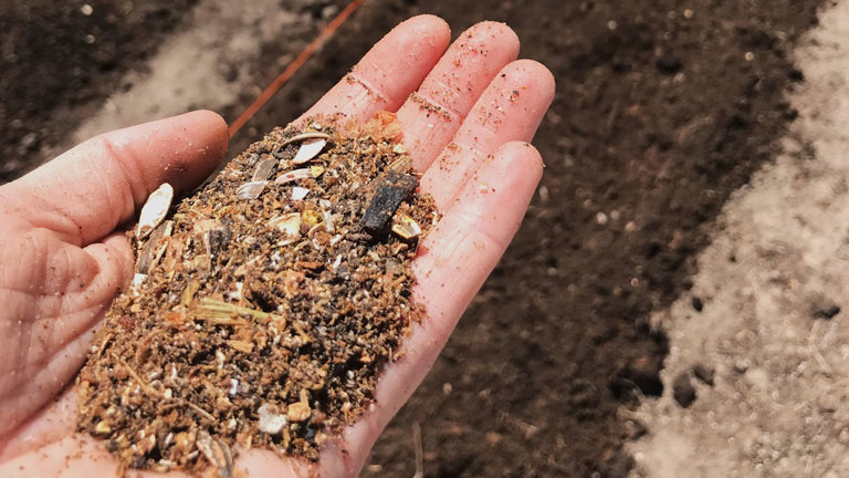 bac tero compost fertilisant sec pr&ecirc;t &agrave; l'usage