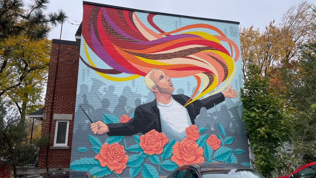 La murale est située sur la rue Berri.