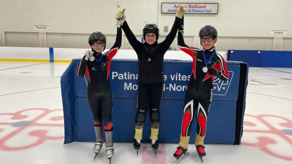 Les trois jeunes qui ont remporté des médailles lors de la compétition. De gauche à droite: Mikayla Nappi, Serine Kader et Michael Mendonça.