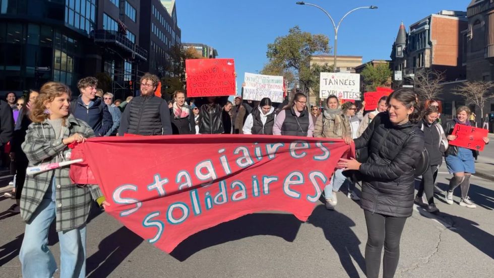 Les étudiants en éducation de l'UQAM manifestaient sur le boulevard René-Lévesque pour de meilleures conditions de stage