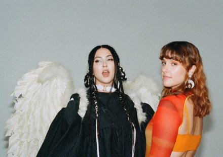 Image tir&eacute;e du vid&eacute;oclip de la puissante ballade &laquo;&nbsp;A Little Better Every Time&nbsp;&raquo; de Milk&nbsp;&&nbsp;Bone