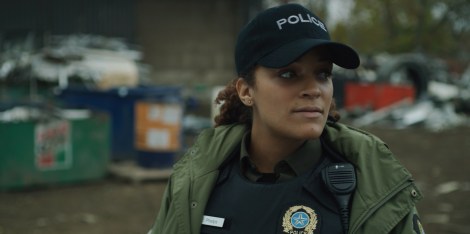 Chanel Mings incarne &Eacute;viva, polici&egrave;re parachut&eacute;e &agrave; Val-Paradis. Image fournie par Qu&eacute;becor Contenu