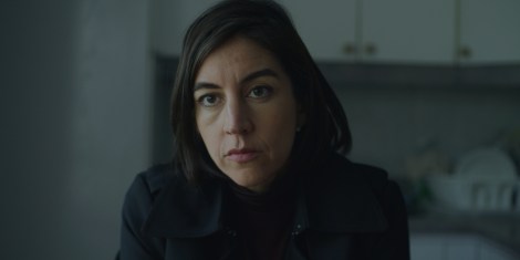 Alice Pascual incarne Genevi&egrave;ve, enqu&ecirc;trice &agrave; Montr&eacute;al et femme d&rsquo;Alain Renaud. Image fournie par Qu&eacute;becor Contenu