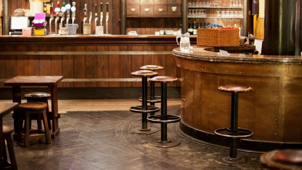 À Montréal, les tavernes disparaissent au profit d'autres lieux de consommation.