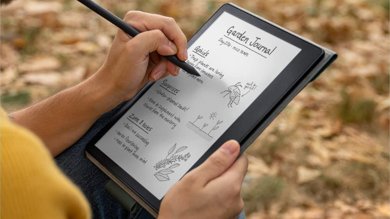 On peut carrément écrire ou même faire des dessins sur notre Kindle Scribe. Kindle Scribe crayon