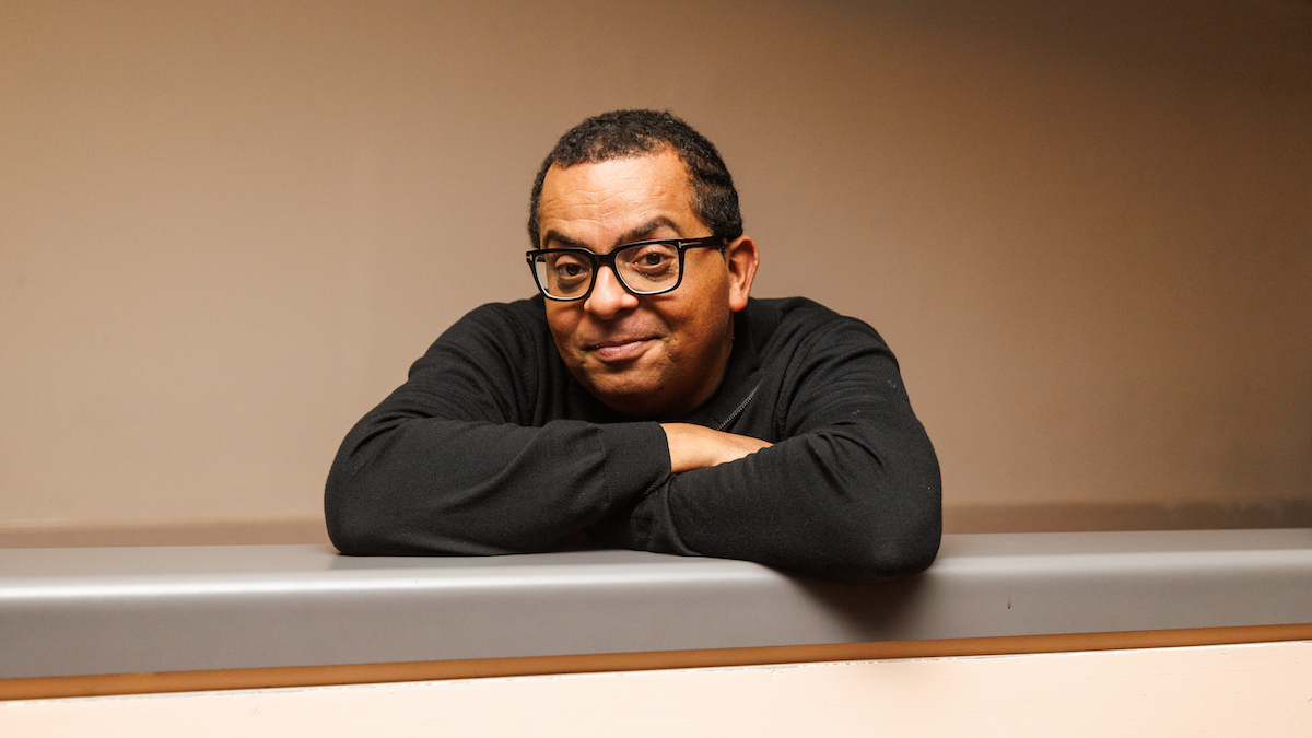 Gregory Charles offre une chanson originale des Fêtes, «Voilà le Père Noël Boogie», en duo avec sa fille.