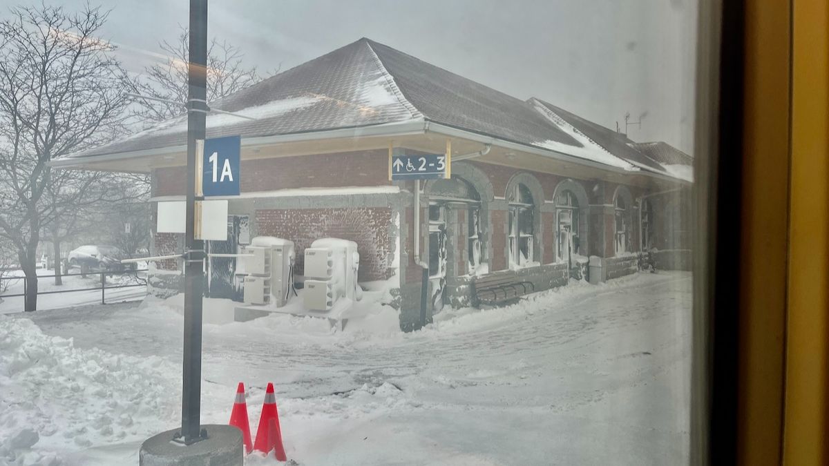 Parti de Montréal à 18h22, le train a atteint Cobourg (Ontario) à 8h30, le lendemain.