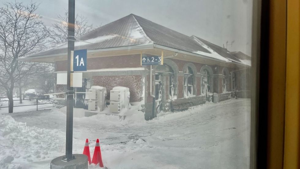 Parti de Montréal à 18h22, le train a atteint Cobourg (Ontario) à 8h30, le lendemain.
