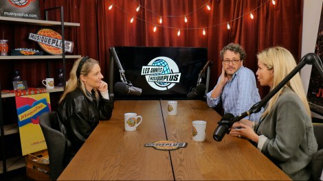 Marc Coiteux, VJ de 1990 &agrave; 1996, et V&eacute;ronique Cloutier, de 1993 &agrave; 1997. Photo&nbsp;: gracieuset&eacute; de Bell M&eacute;dia