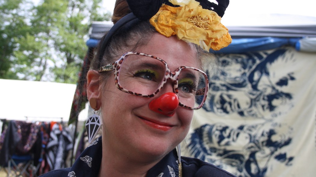 La Rosepatrienne Shally Julie Messier est clown thérapeutique.