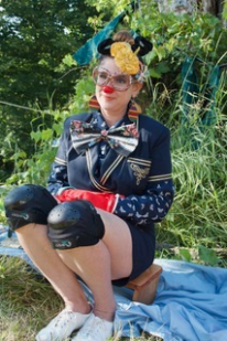 La clown th&eacute;rapeutique Shally Julie Messier exerce beaucoup son art en festival ext&eacute;rieur.