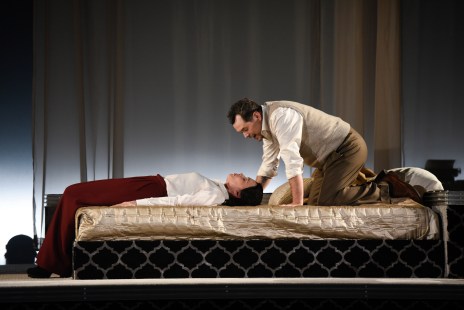 Anne Dorval et Steve Gagnon incarnent les amoureux Maria Casarès et Albert Camus dans Je t’écris au milieu d’un bel orage.