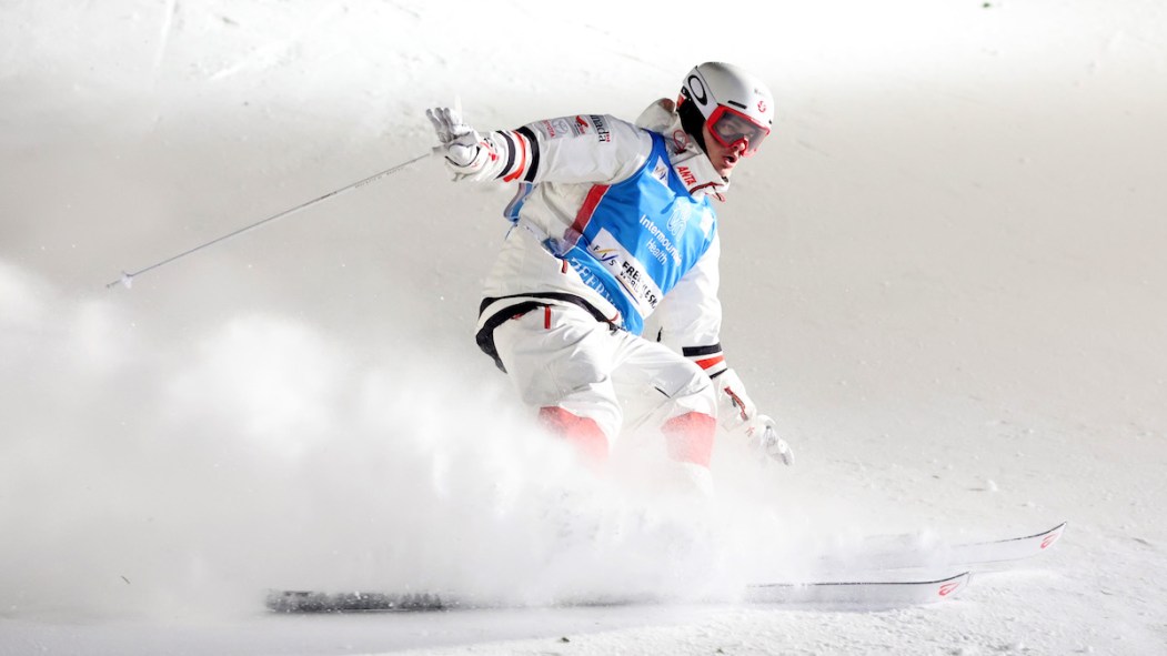 Mikael Kingsbury à la Intermountain Healthcare Freestyle International Ski World Cup