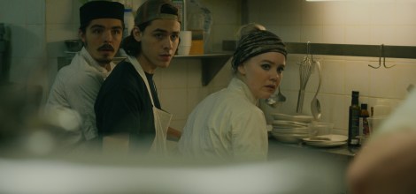 Jonathan (Robin L&rsquo;Houmeau), St&eacute;phane (Henri Picard) et Bonnie (Joan Hart) dans une sc&egrave;ne du film &laquo; Le plongeur&nbsp;&raquo;. Photo&nbsp;: Immina Films