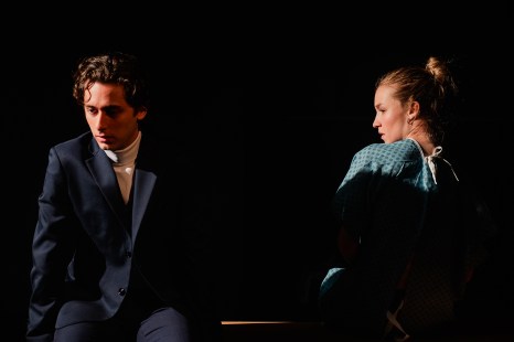 Sc&egrave;ne de &laquo;&nbsp;Stop Kiss&nbsp;&raquo; &agrave; La Licorne.