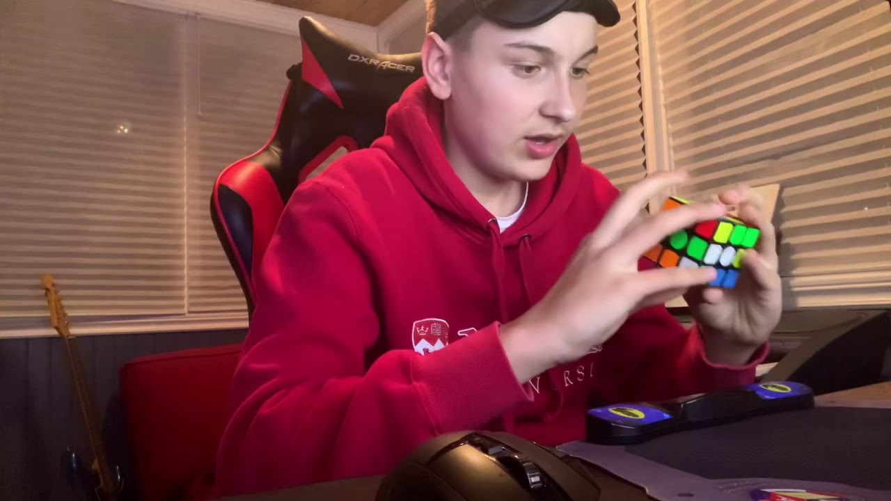 Capture d'&eacute;cran de la cha&icirc;ne YouTube de Elliot Kobelansky.
