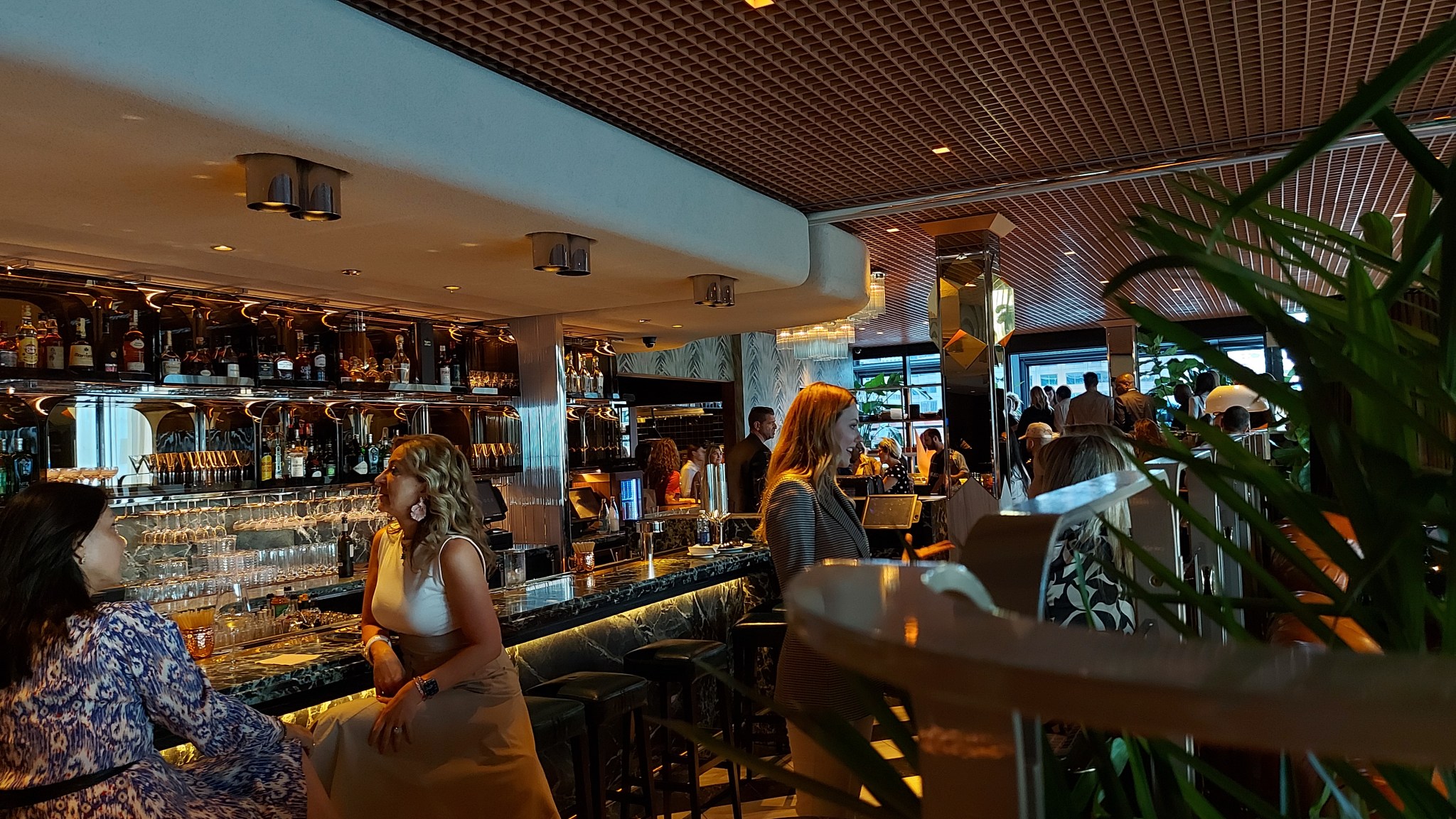 Emmanuelle un lounge surplombant le Quartier des spectacles