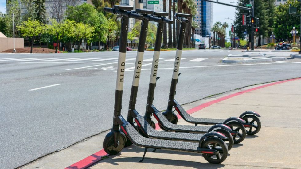 Des trottinettes électriques de Bird, ici à San José, en Californie.