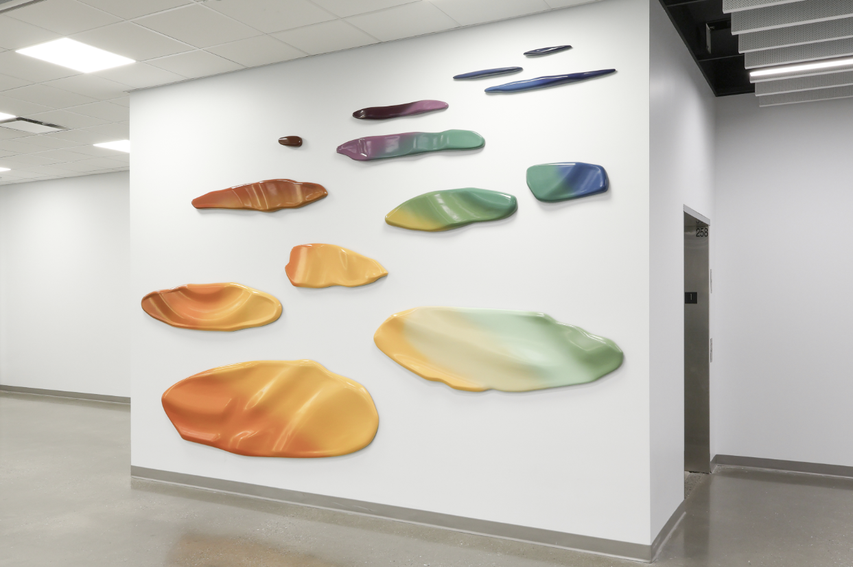 L'oeuvre Archipel installée dans le centre aquatique de Rosemont.