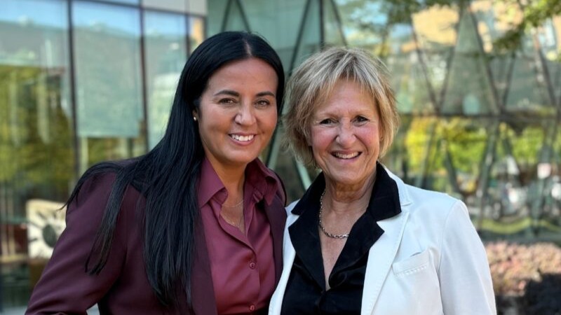 Soraya Martinez Ferrada et Lorraine Pintal