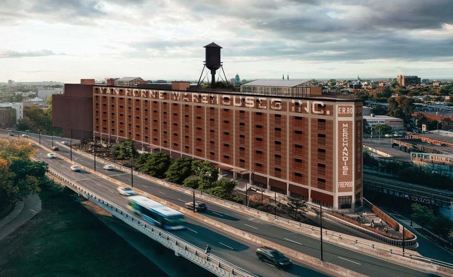 Vue de la façade de l'entrepôt Van Horne.