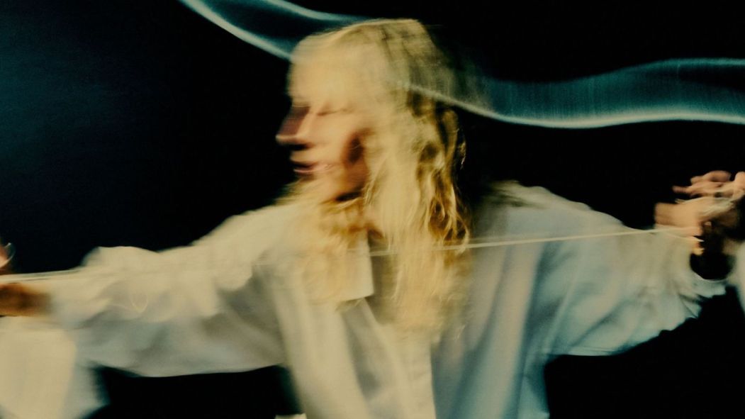 Affiche de la tournée Seule au piano d'Ingrid St-Pierre.