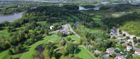 Vue aérienne du Golf Ste-Rose, à Laval.
