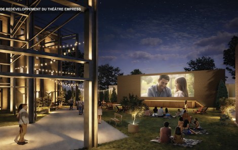 Montage représentant l'usage proposé pour le site du Théâtre Empress. Des personnes regardent une projection cinématographique sur un mur de brique dans une cour.