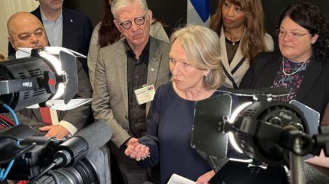 Sonia Lebel en point de presse