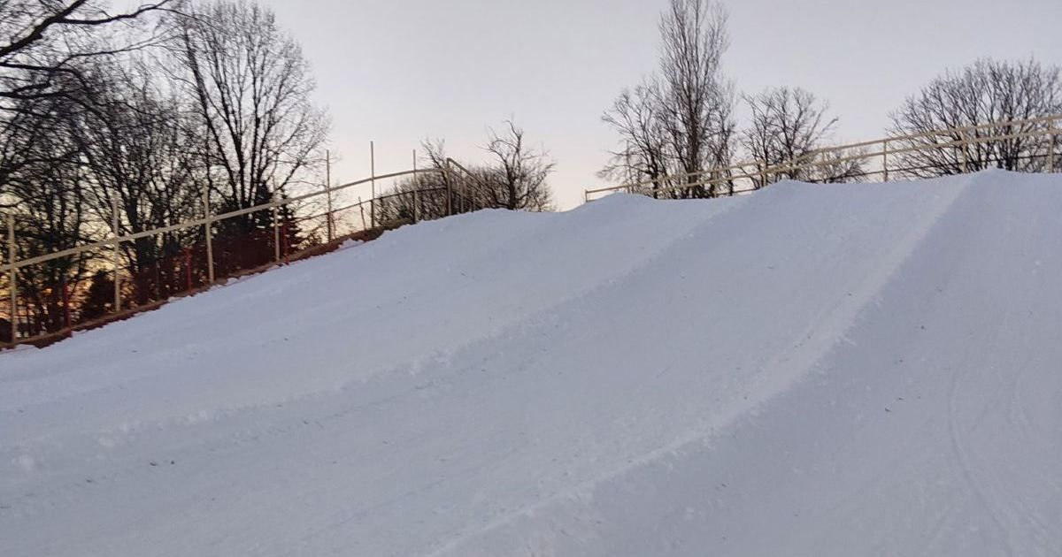 Dorval ferme ses buttes à glisser à cause de la glace
