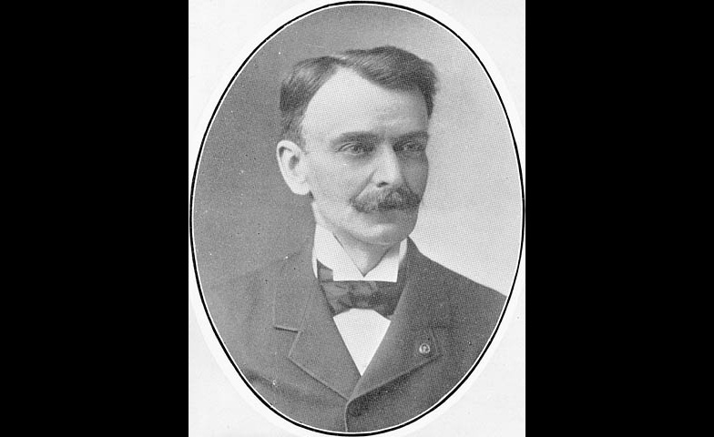 Photo de profil en noir et blanc de l'auteur et politicien Honoré Beaugrand.