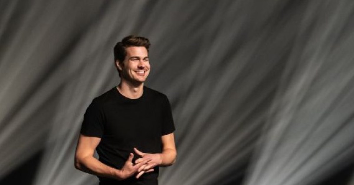 Julien Lacroix revient sur scène avec Juste pour rire