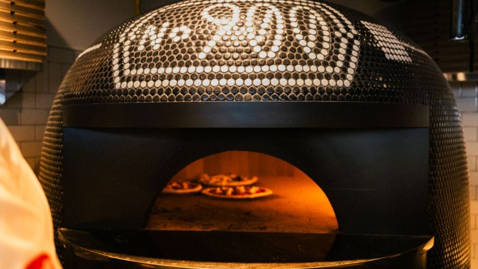 Un four à pizza de la pizzeria No.900