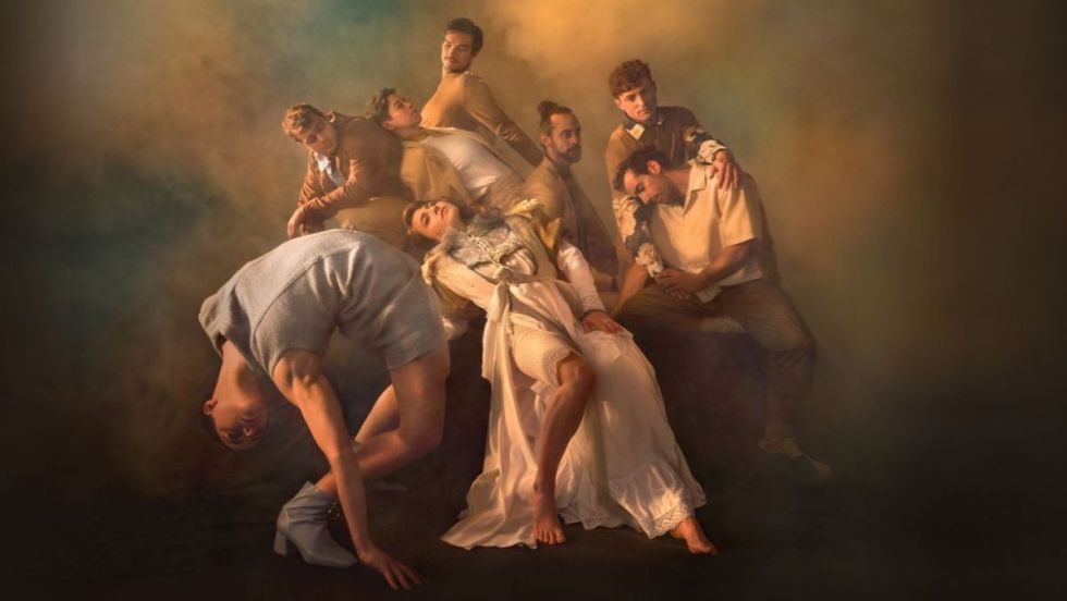 Affiche du spectacle "Entre chiens et louves" du Cirque Le Roux.