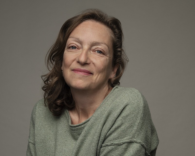 Photo de profil de la r&eacute;alisatrice Jennifer Alleyn.