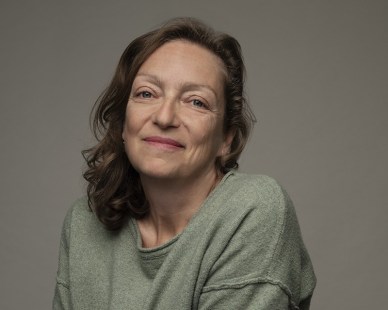 Photo de profil de la réalisatrice Jennifer Alleyn.