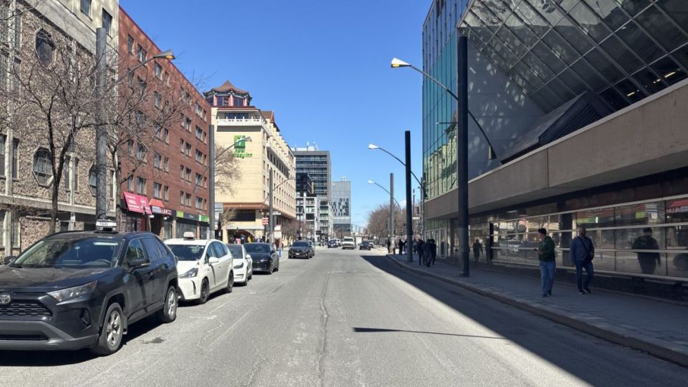 L'avenue Viger Ouest, à la hauteur de la rue Côté, près du Palais des Congrès.