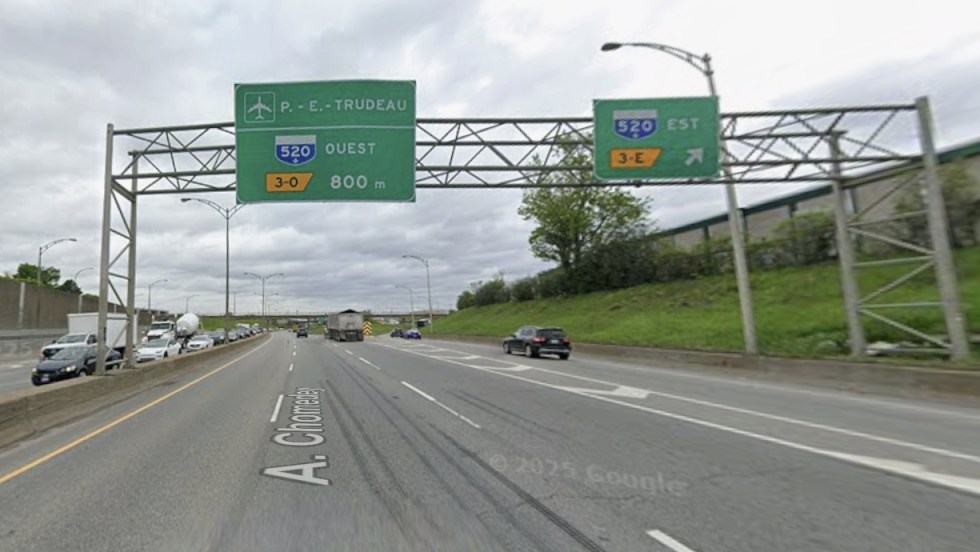 Capture d'écran d'une photo de Google Maps montrant l'autoroute 13 en direction nord à l'approche de l'autoroute 520.